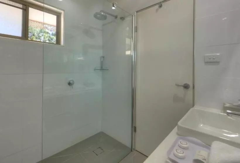 ホテル Barrass's John Bright Motor Inn