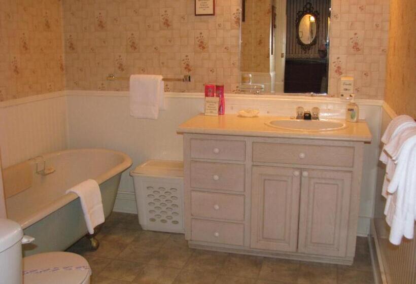 فندق Bayside Inn