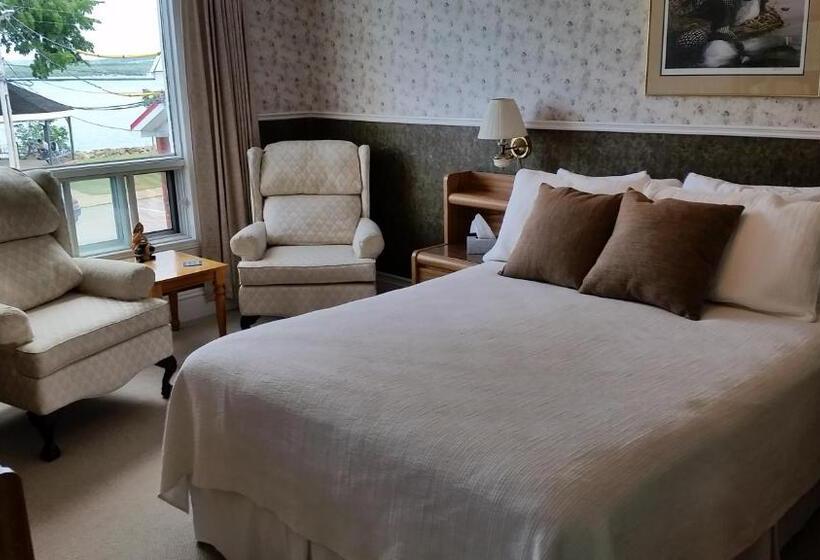 فندق Bayside Inn