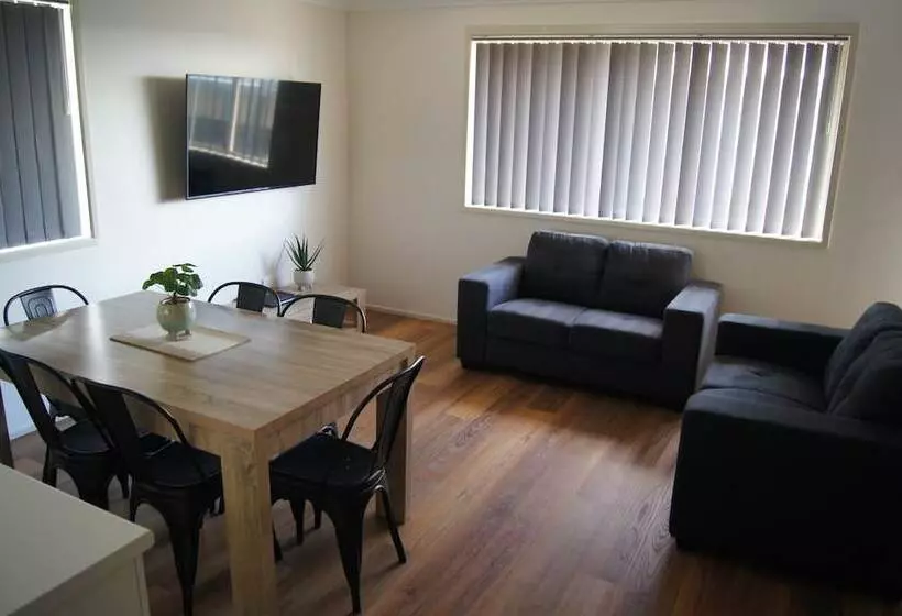 בית מלון כפרי Beachside Motor Inn