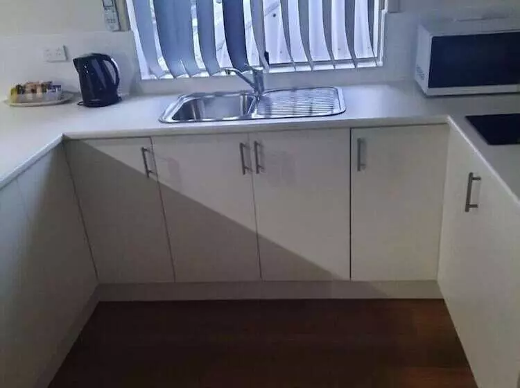 בית מלון כפרי Beachside Motor Inn