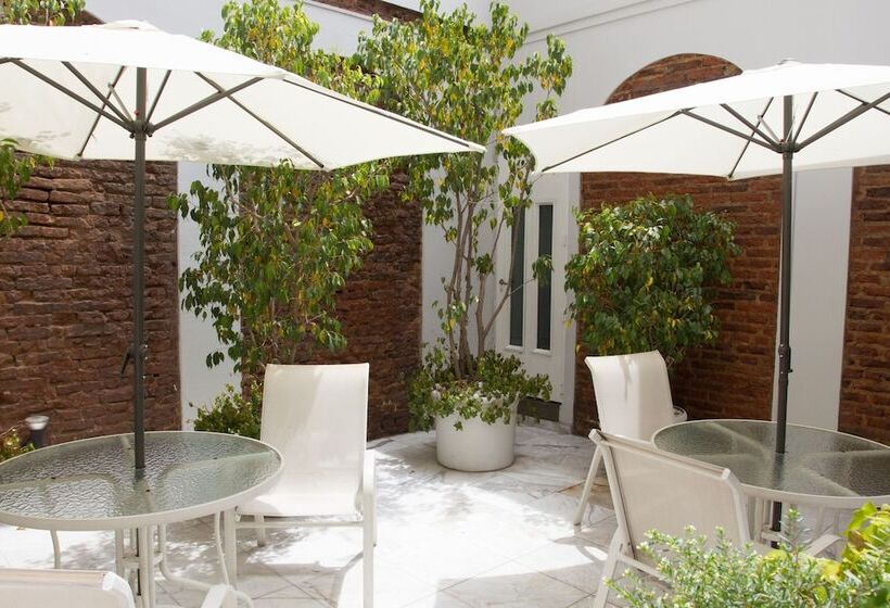 هتل Le Cinque Lusso Recoleta