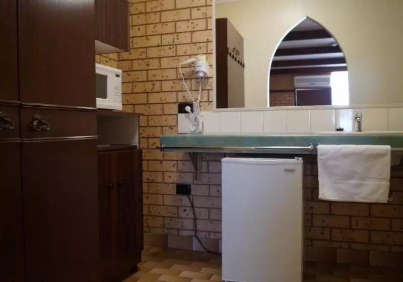 Отель Belltower Motor Inn