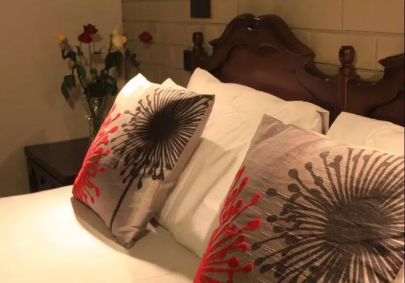 Отель Belltower Motor Inn