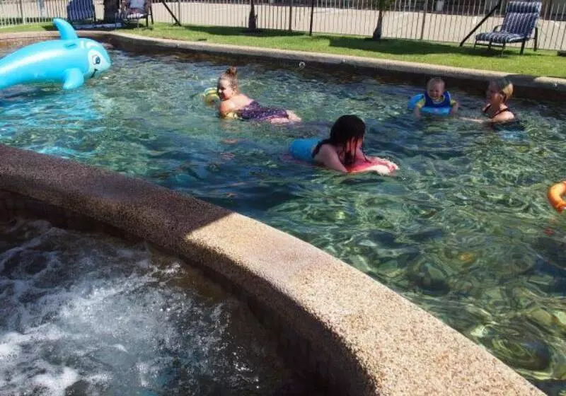 Отель Belltower Motor Inn