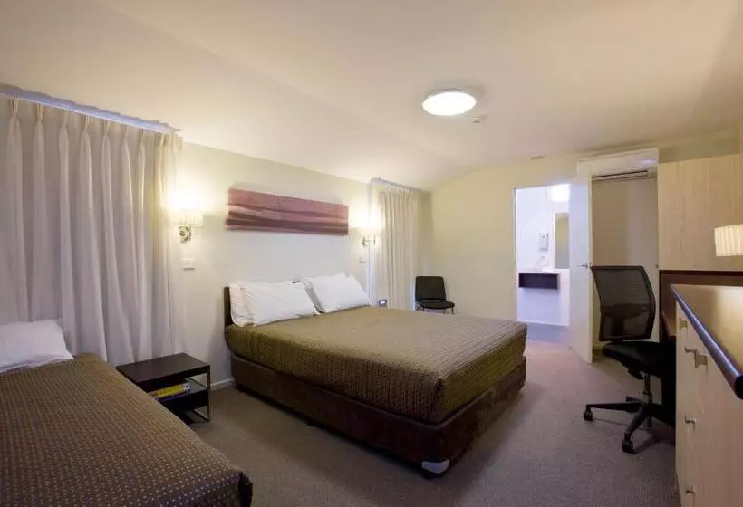 汽车旅馆  Ibis Styles Canberra Tall Trees