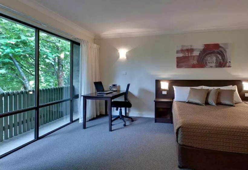 汽车旅馆  Ibis Styles Canberra Tall Trees
