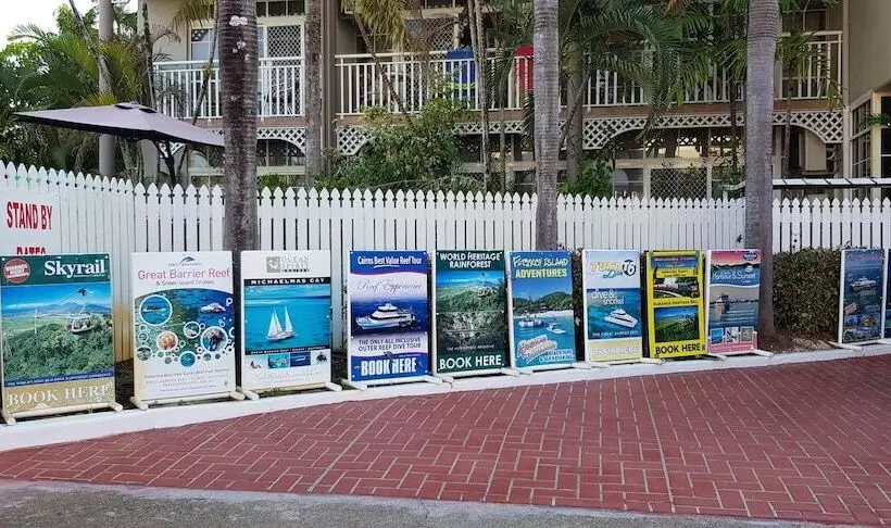 Отель Reef Palms