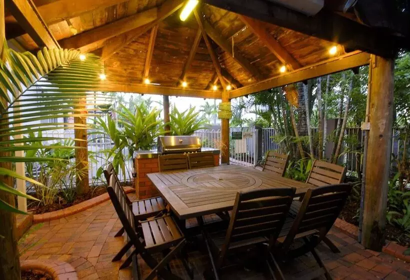 Отель Reef Palms