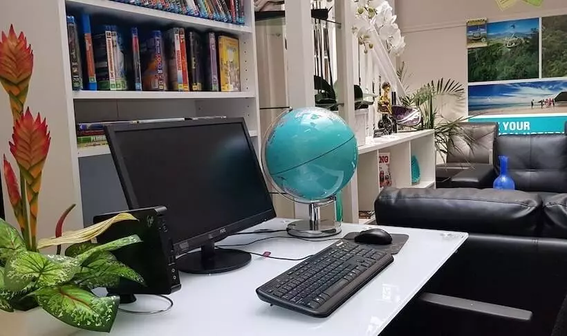 Отель Reef Palms