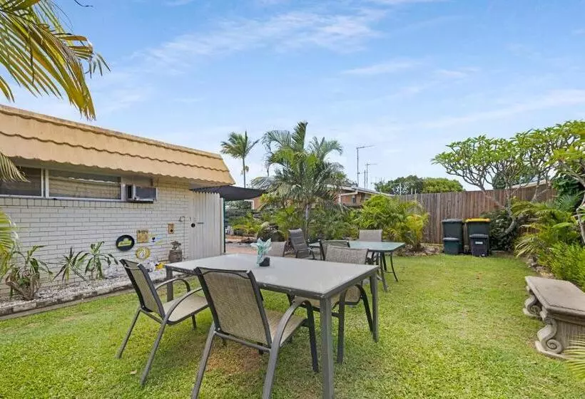 호텔 Bundaberg Coral Villa Motor Inn