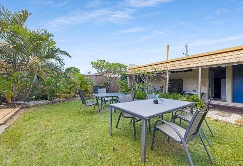 호텔 Bundaberg Coral Villa Motor Inn