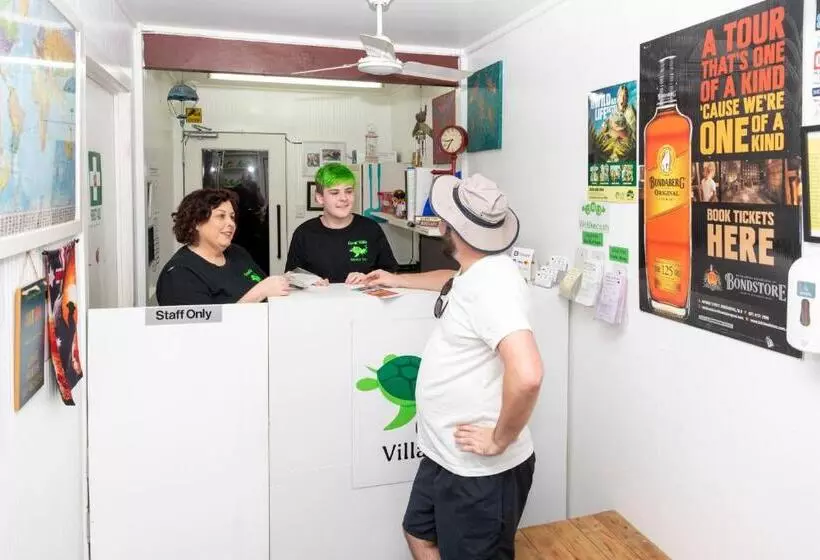 호텔 Bundaberg Coral Villa Motor Inn