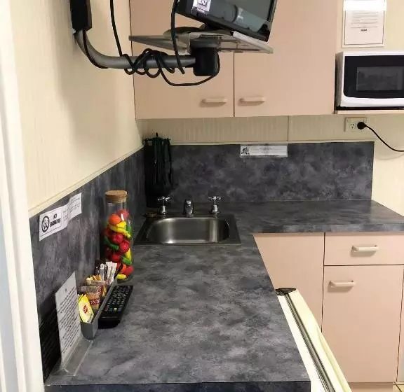 호텔 Bundaberg Coral Villa Motor Inn