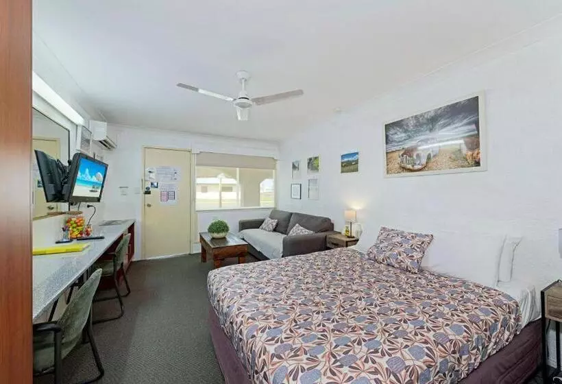 호텔 Bundaberg Coral Villa Motor Inn