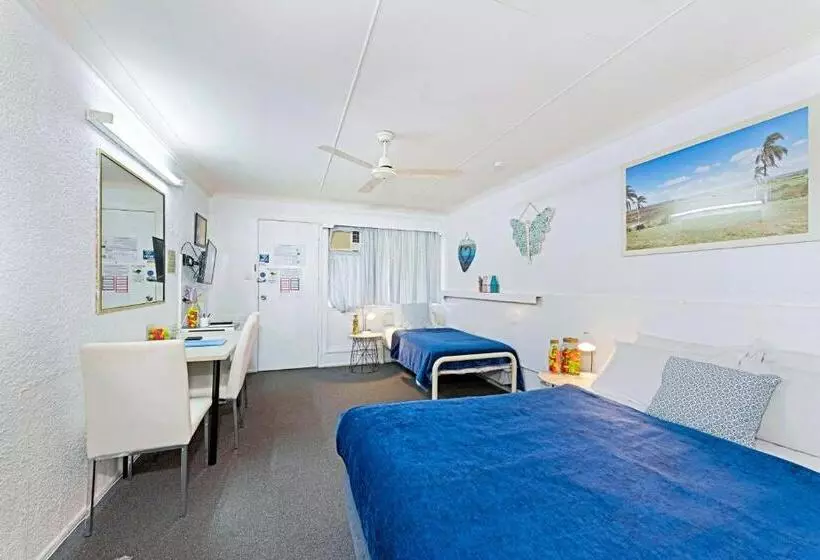호텔 Bundaberg Coral Villa Motor Inn