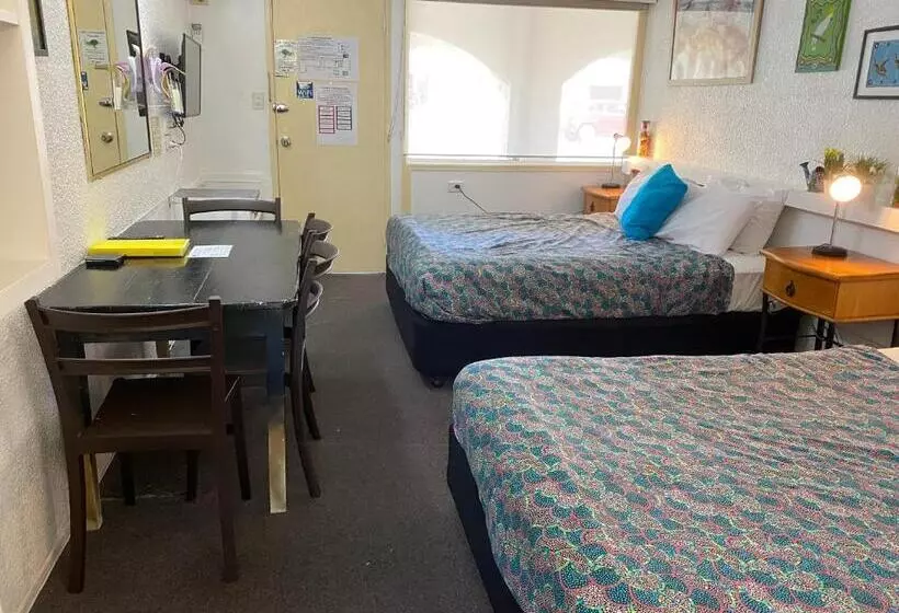 호텔 Bundaberg Coral Villa Motor Inn