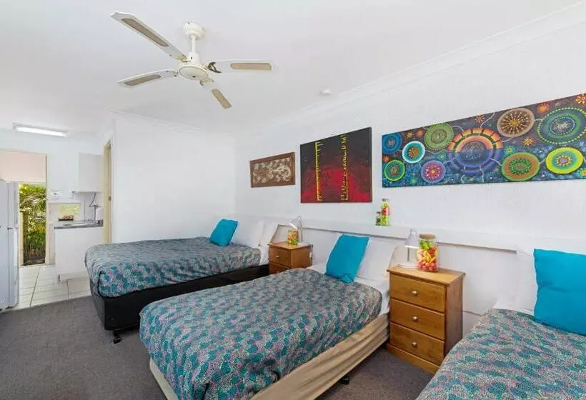 호텔 Bundaberg Coral Villa Motor Inn