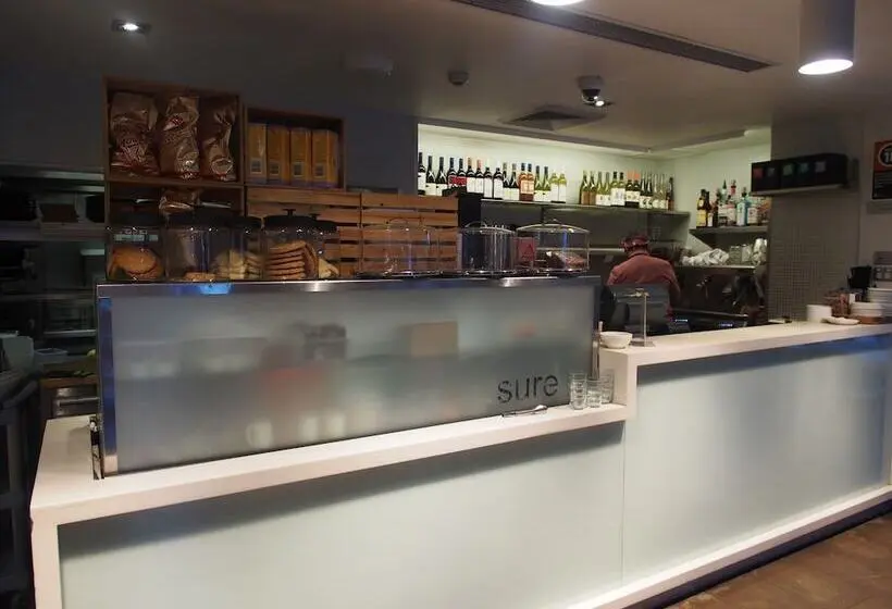 ホテル Mercure Sydney St Leonards