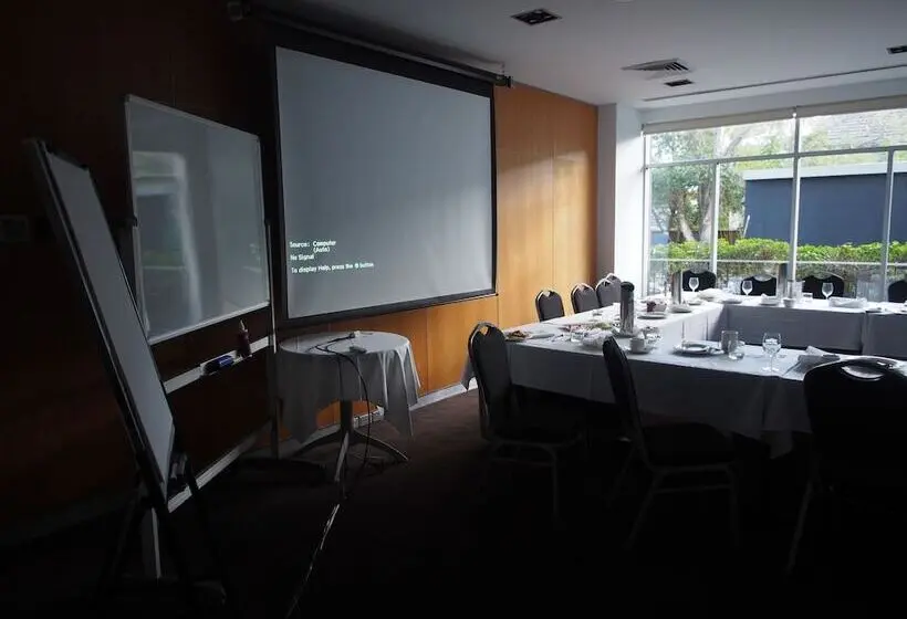 ホテル Mercure Sydney St Leonards