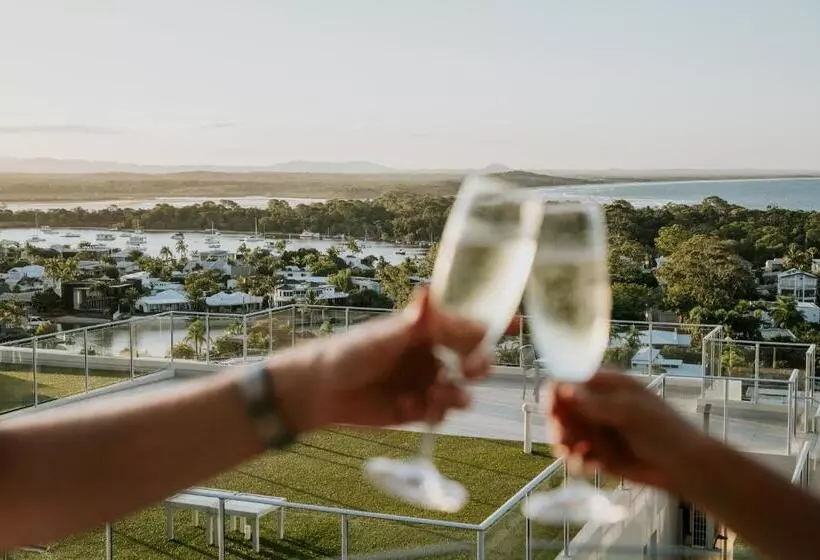 Отель Noosa Crest Resort