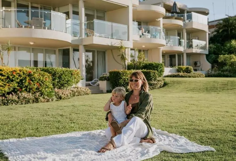 Отель Noosa Crest Resort