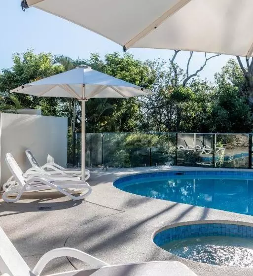 Отель Noosa Crest Resort