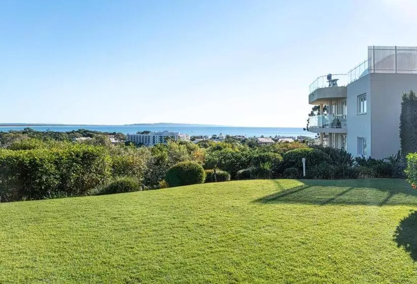 Отель Noosa Crest Resort