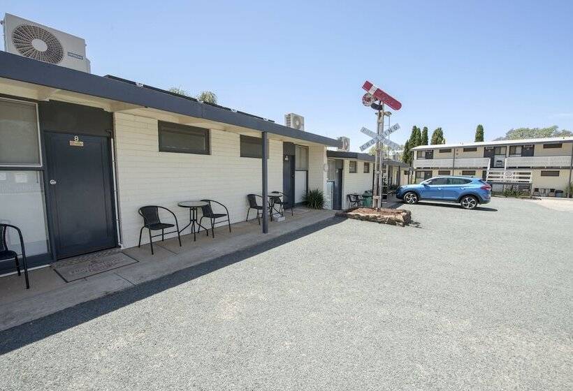 ホテル Pioneer Station Motor Inn