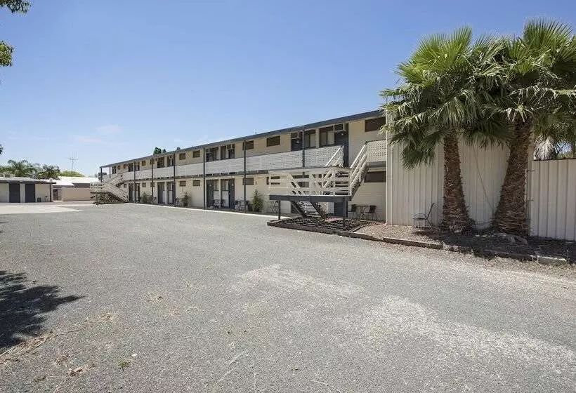 Отель Pioneer Station Motor Inn