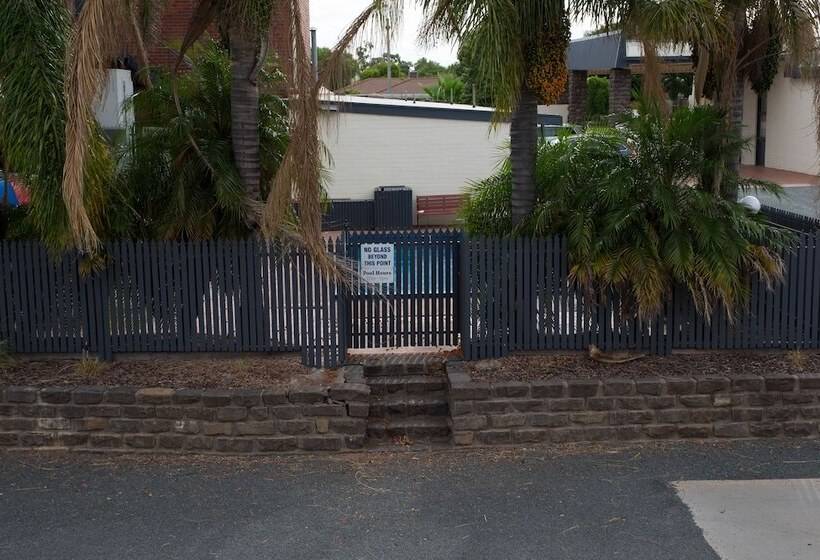 ホテル Pioneer Station Motor Inn