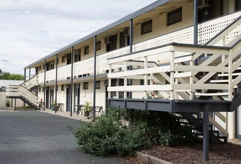 Отель Pioneer Station Motor Inn