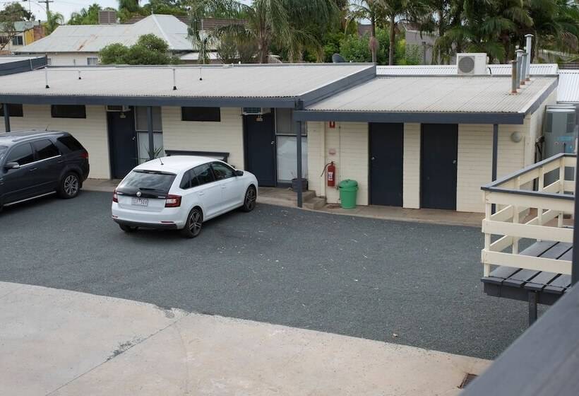 ホテル Pioneer Station Motor Inn