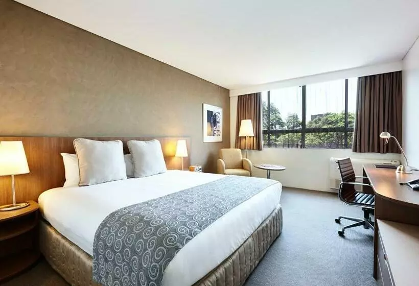 Отель Urban St Leonards