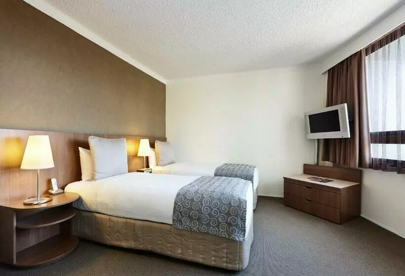 Отель Urban St Leonards