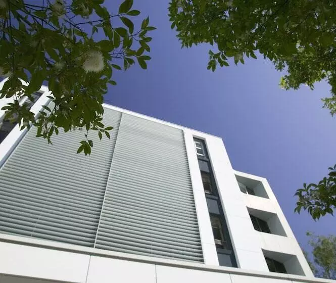 Отель Urban St Leonards