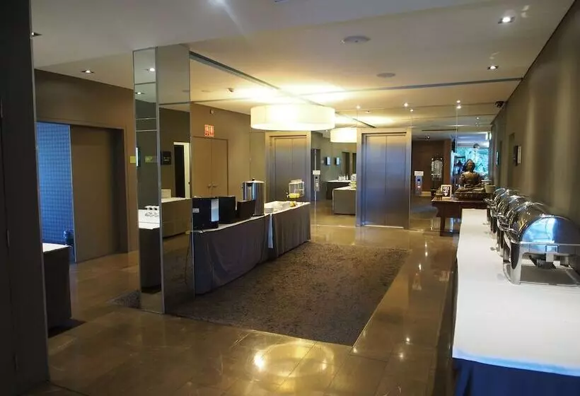 Отель Urban St Leonards