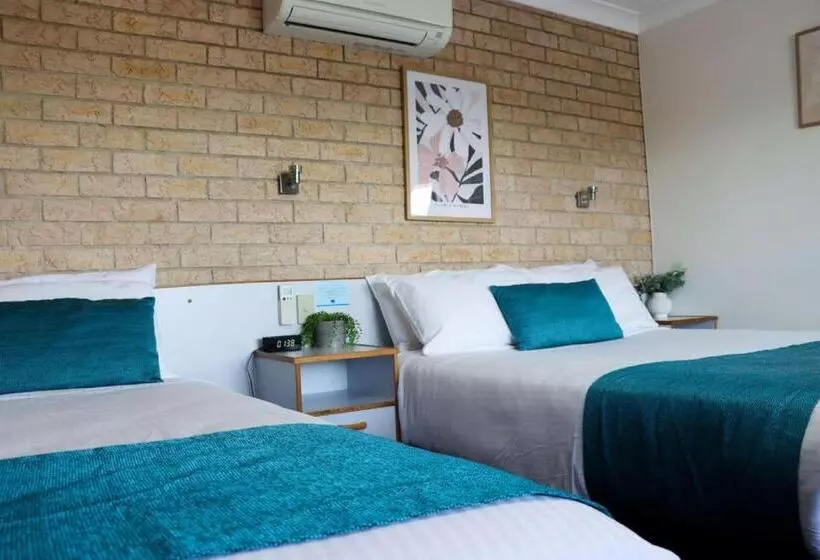 Kennedy Drive Airport Motel