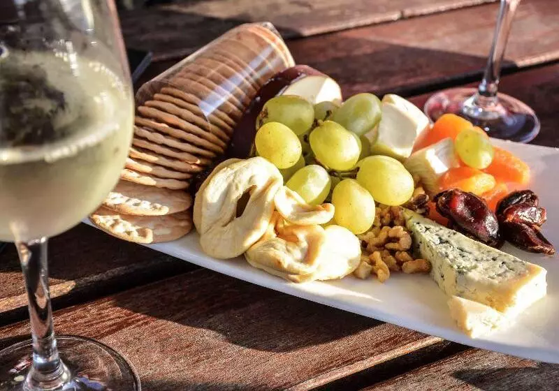 Kingfisher Bay Resort