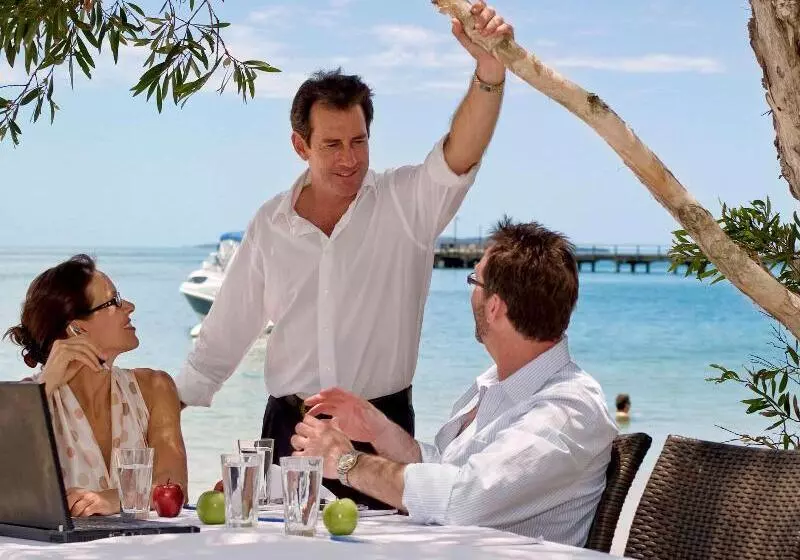 Kingfisher Bay Resort