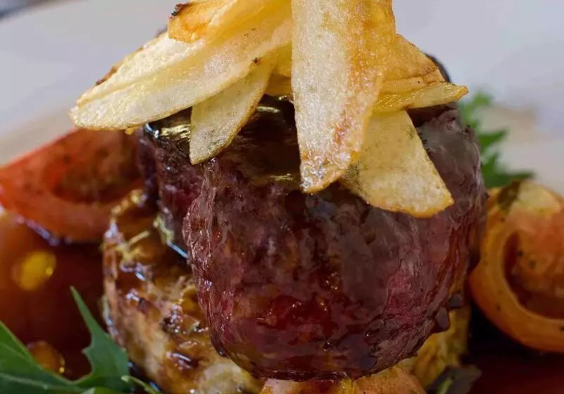 Kingfisher Bay Resort