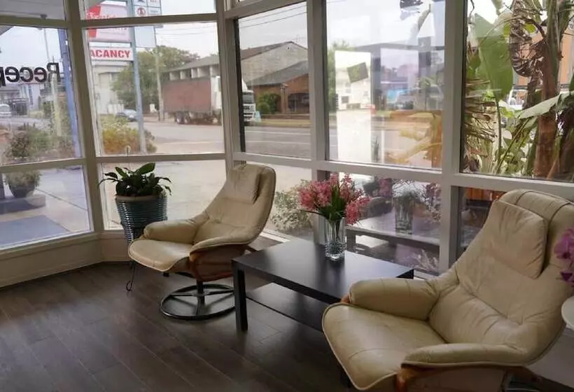 모텔 Country Motor Inn