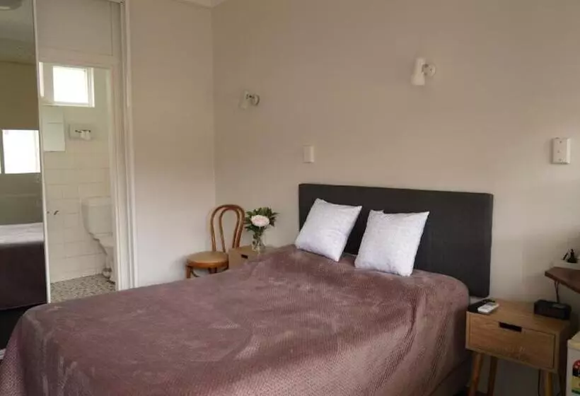 모텔 Country Motor Inn