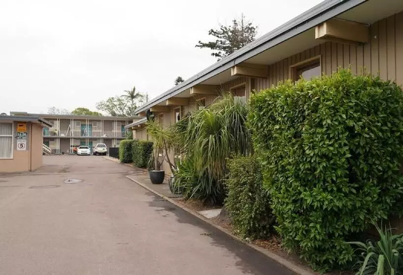 모텔 Country Motor Inn