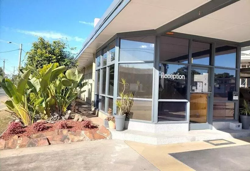 모텔 Country Motor Inn