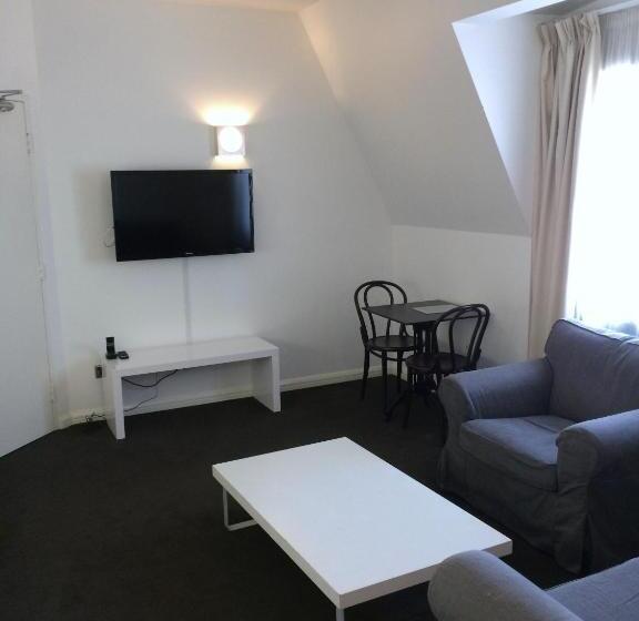 The Social Hotel, Sydney