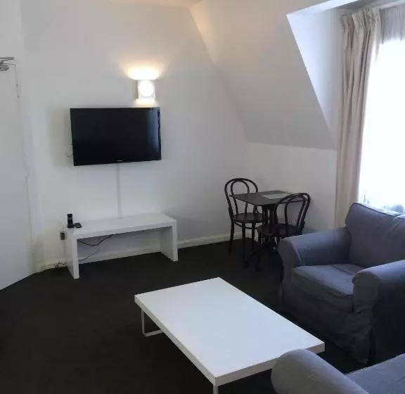 The Social Hotel, Sydney