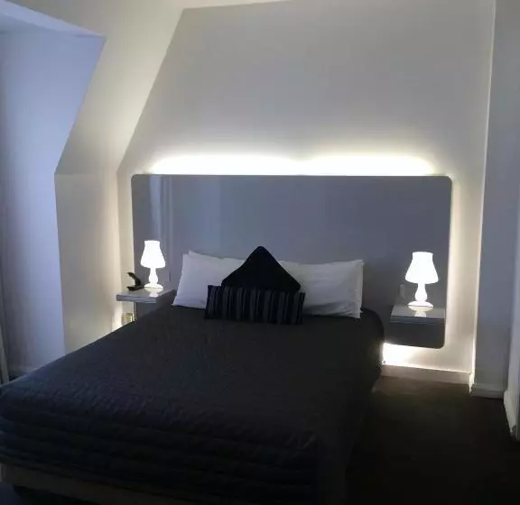 The Social Hotel, Sydney