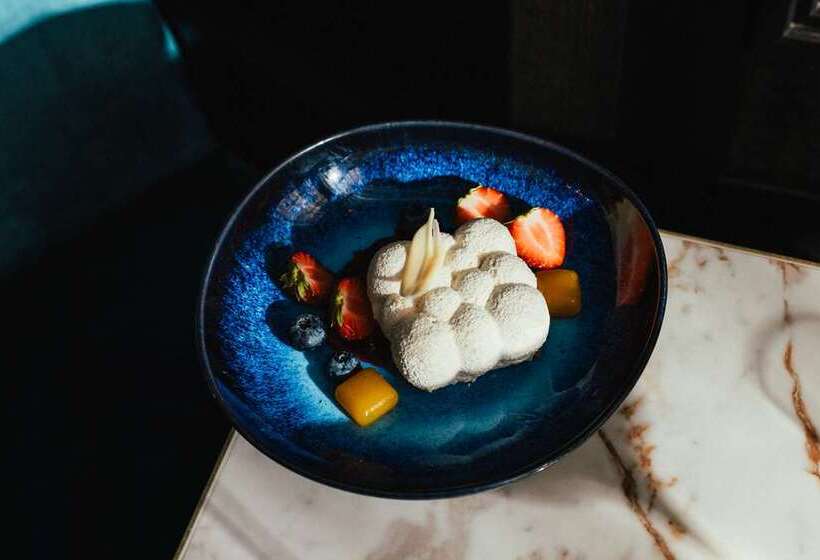 בית מלון כפרי Hilton Vienna Plaza