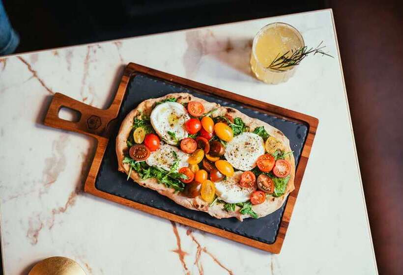 בית מלון כפרי Hilton Vienna Plaza